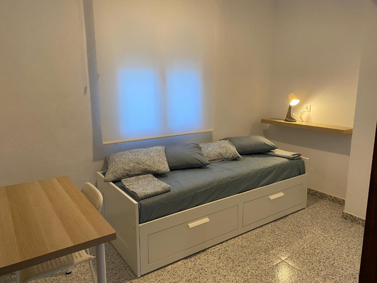 Casa Jesus Apartment ออนตินเยนต์ ภายนอก รูปภาพ